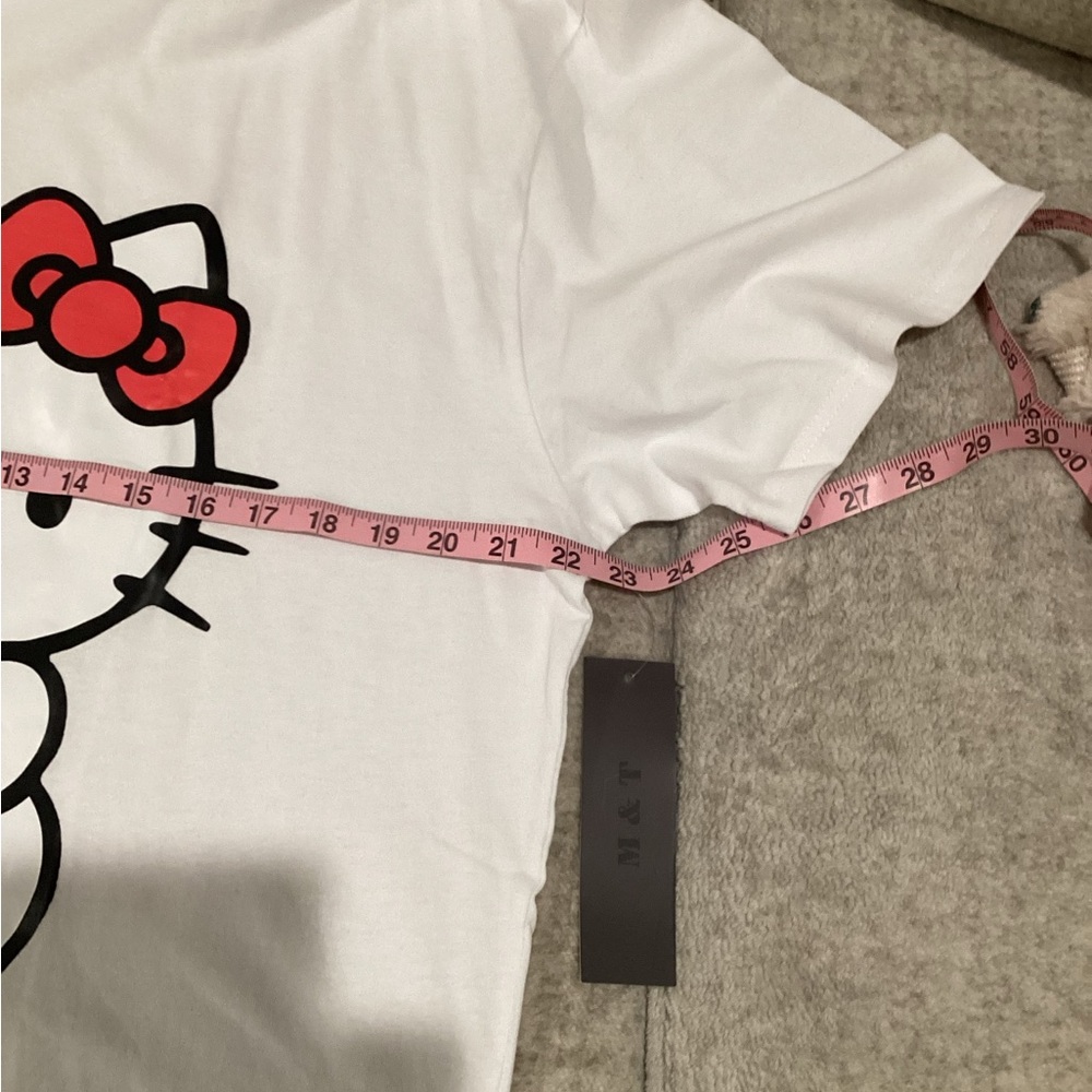 50% Off! 3 Days Only! NWT-Hello Kitty White Tee wRed Bow & Strawberry - Sz 2x!!! - Picture 2 of 7